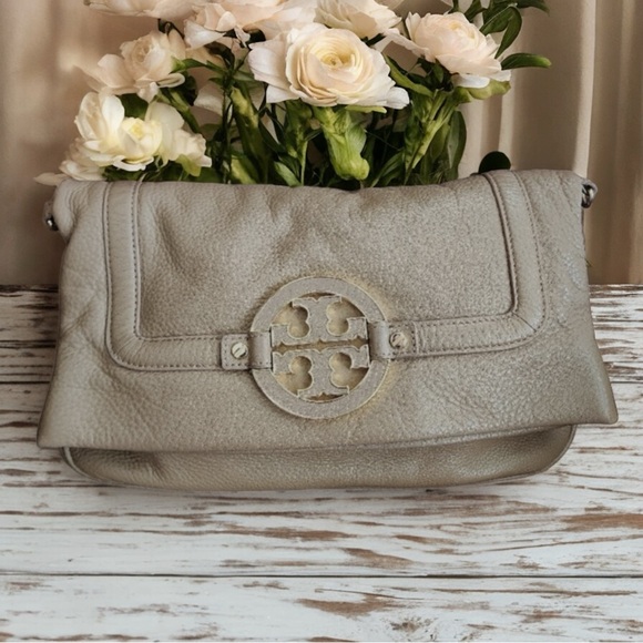 ❌JUNE BUYER APPRECIATION❌ Tory Burch 2 Way Clutch/Crossbody Bag - Picture 2 of 7